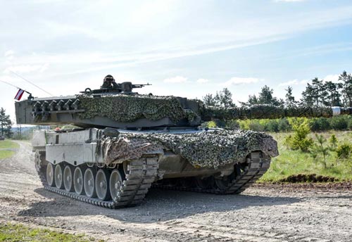 Photograph of a German Army Leopard 2 Main Battle Tank on exercise.